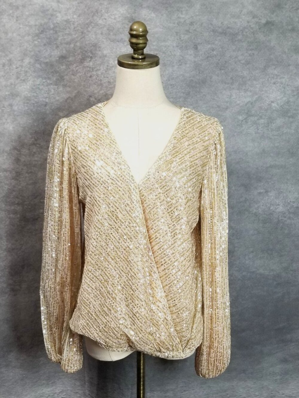 Boston Proper Shimmering Sequin Blouse Gold Silver Size M Metallic V-Neck Top